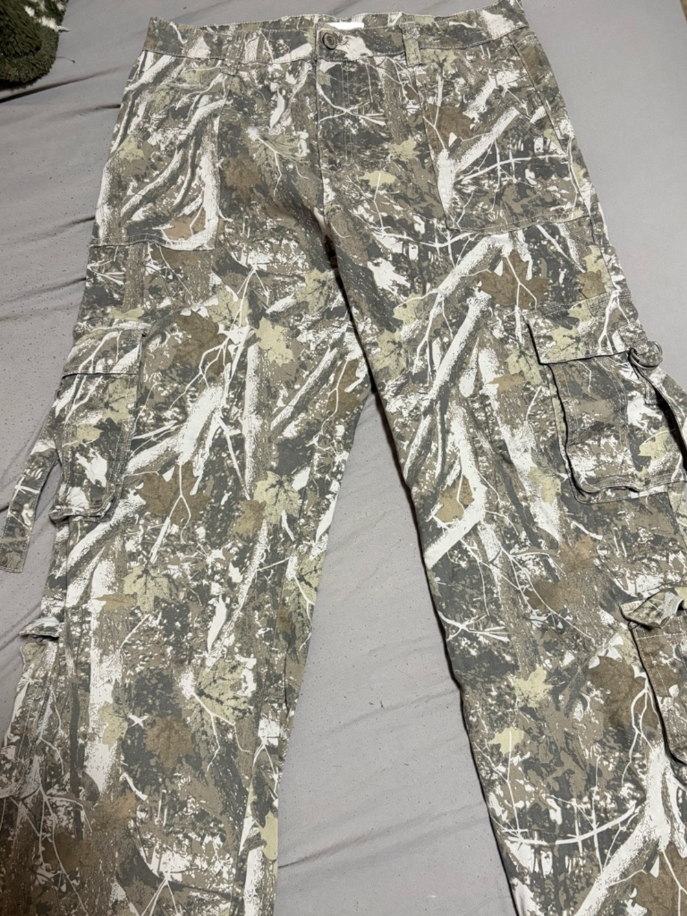 Camouflage Cargo Pants - Neutral Camo
